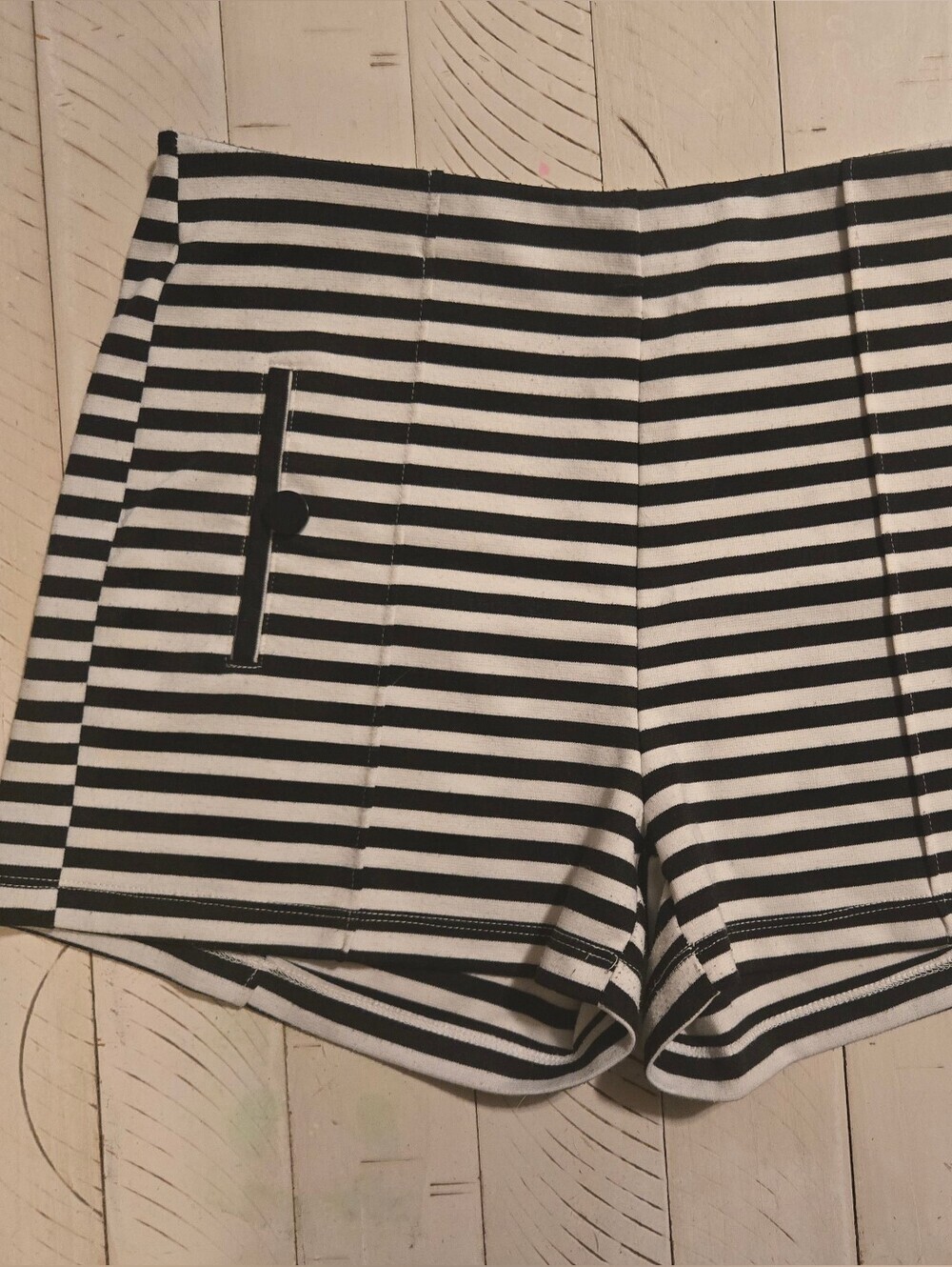 CI Sono Black & White Striped Pull-On Shorts Size L